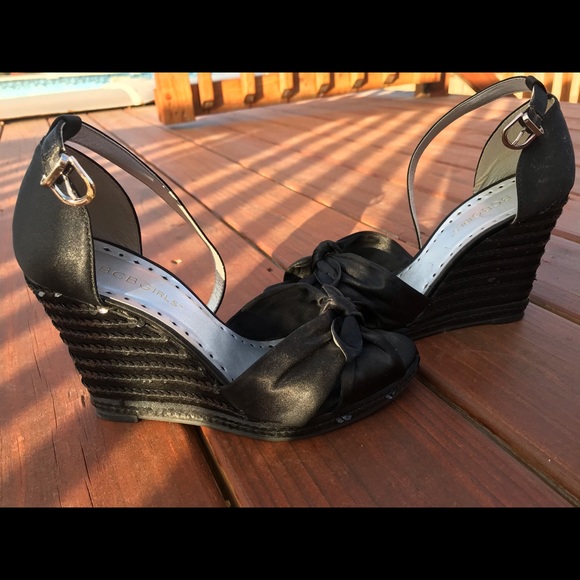 Shoes - Picture 6 of 10